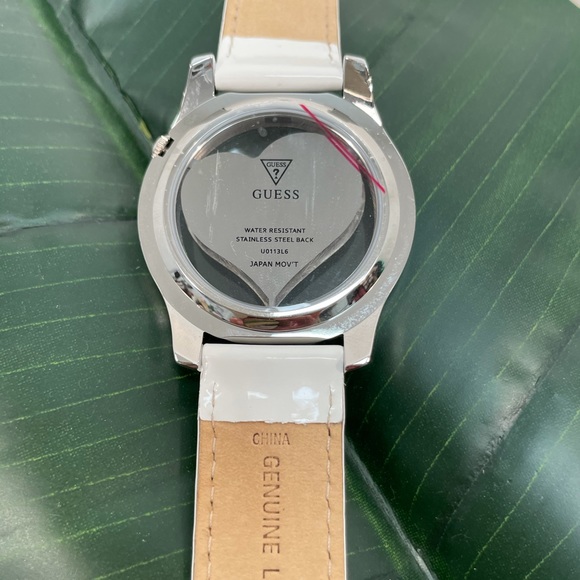 NWT Guess Silver Crystal Heart White Leather Watch main image 4